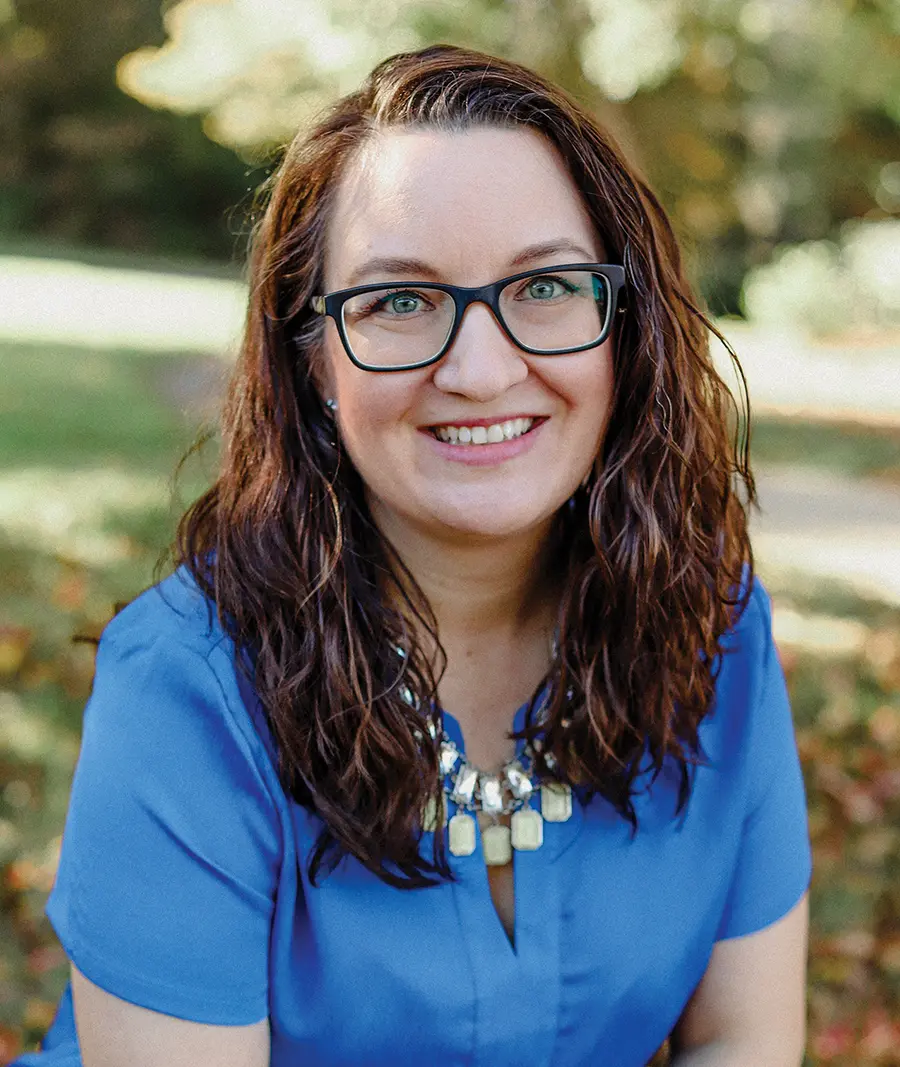 headshot of Shannon Nowak