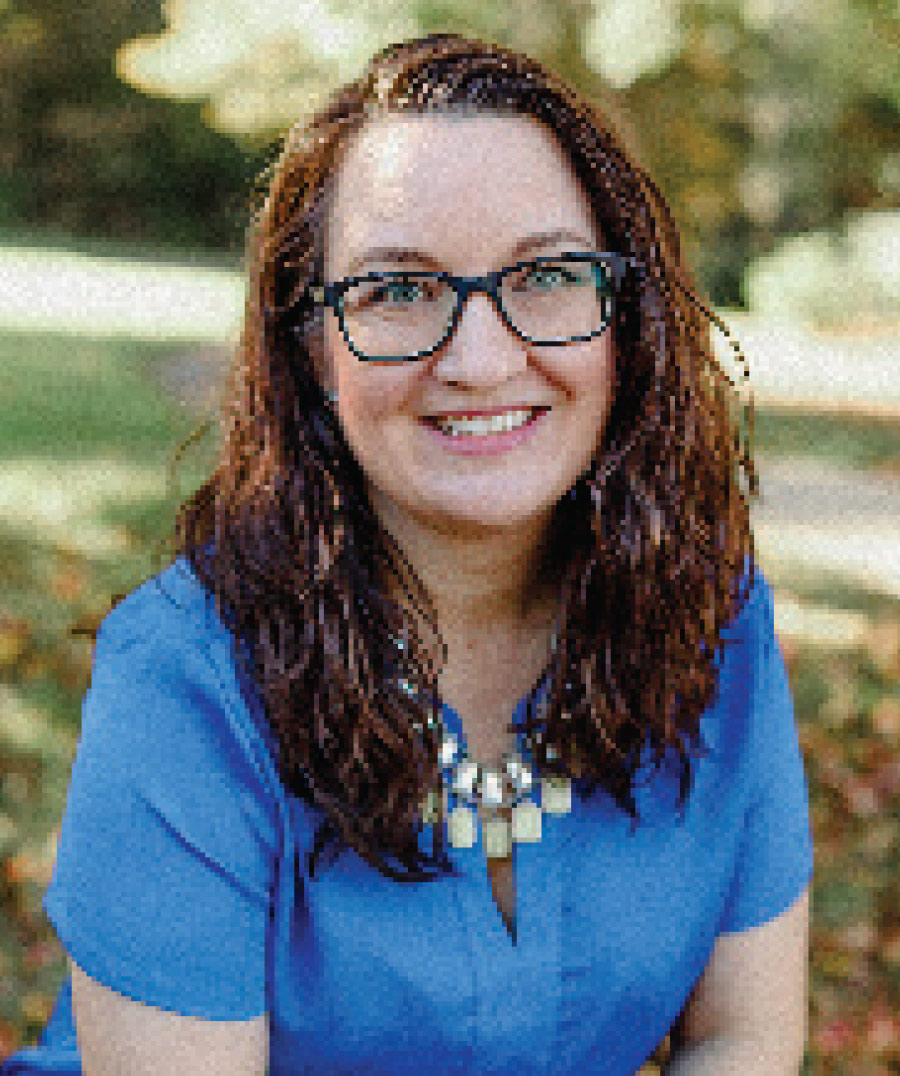 Shannon Nowak headshot